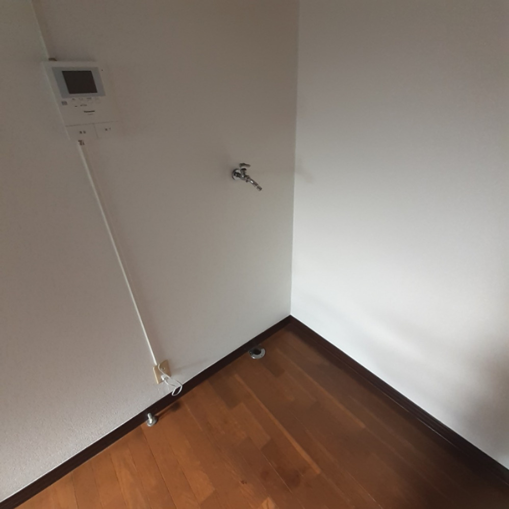 拡大写真:サンハウス清瀬 1階101の洗濯機置き場