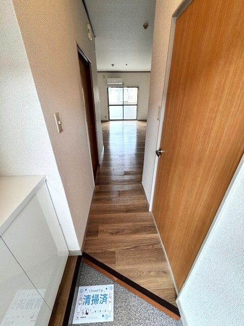拡大写真:プレタメゾン小山 2階201の玄関