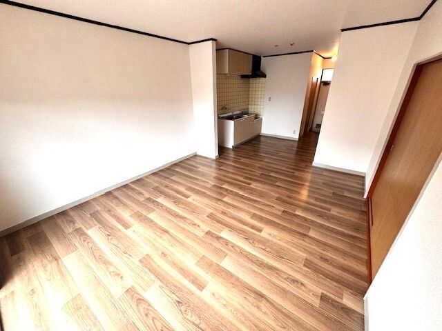 拡大写真:プレタメゾン小山 2階201の居間
