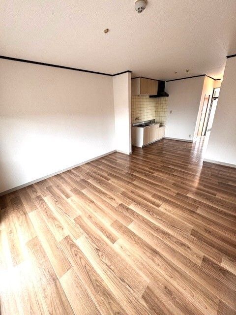 拡大写真:プレタメゾン小山 2階201の居間
