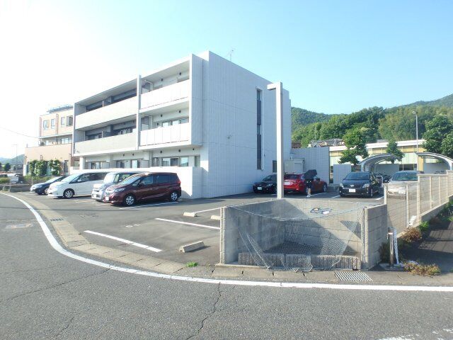 拡大写真：ロイヤルコート長良東 2階202の外観