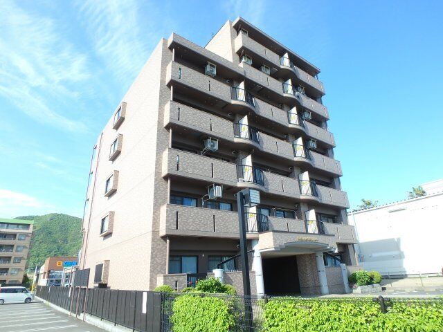 カーサ長良パークの外観