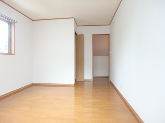 拡大写真:テラスハウス千手堂 1階Bの寝室