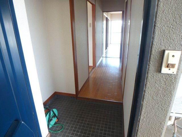 拡大写真:ファミール上松 2階201の玄関