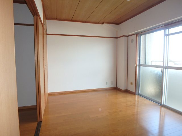 拡大写真:ファミール上松 2階201の洋室