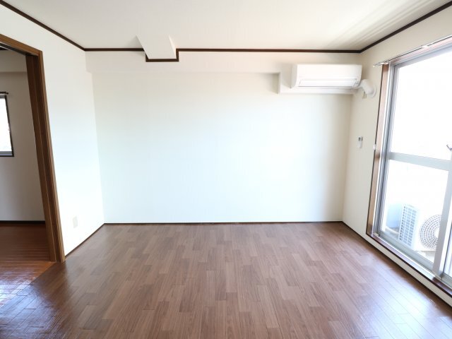 拡大写真:ソシエ221 4階401の居間
