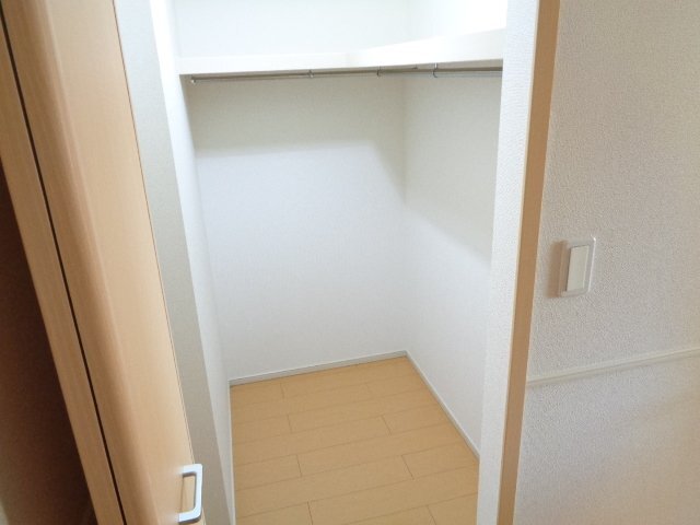 拡大写真:シャルム コートA 1階101の収納