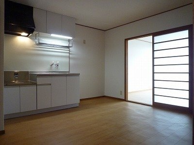 拡大写真:リバーハーフハイツ 2階202の居間