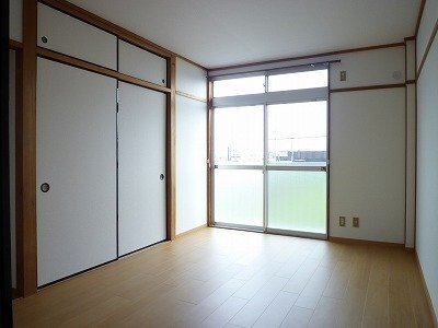 拡大写真:リバーハーフハイツ 2階202の洋室