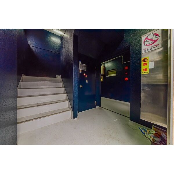 拡大写真:ROA Buil ANNEX 1階102のエントランス