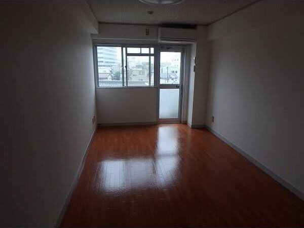 拡大写真:ROA Buil ANNEX 1階102の居間