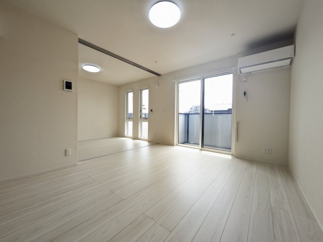 拡大写真:D-ROOM茜部中島 B棟 2階202の居間