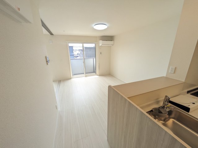 拡大写真:D-ROOM茜部中島 B棟 2階202の居間