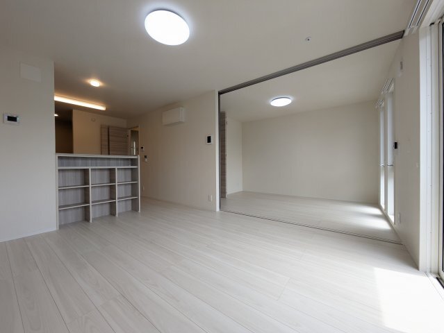 拡大写真:D-ROOM茜部中島 B棟 2階202の居間