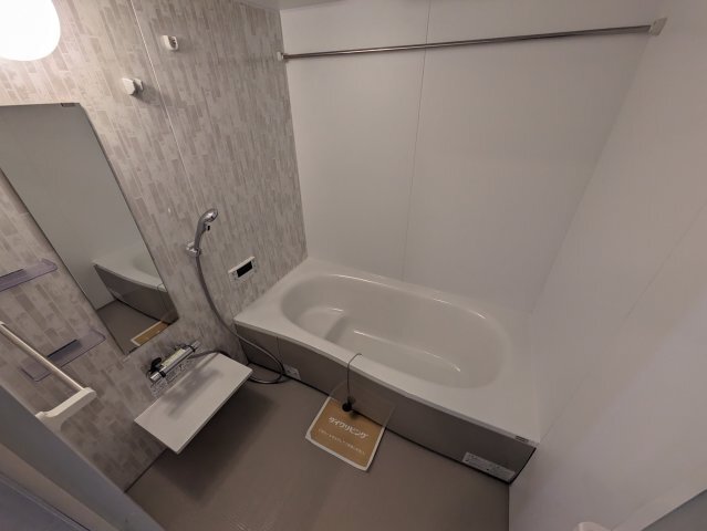 拡大写真:D-ROOM茜部中島 B棟 2階202の風呂