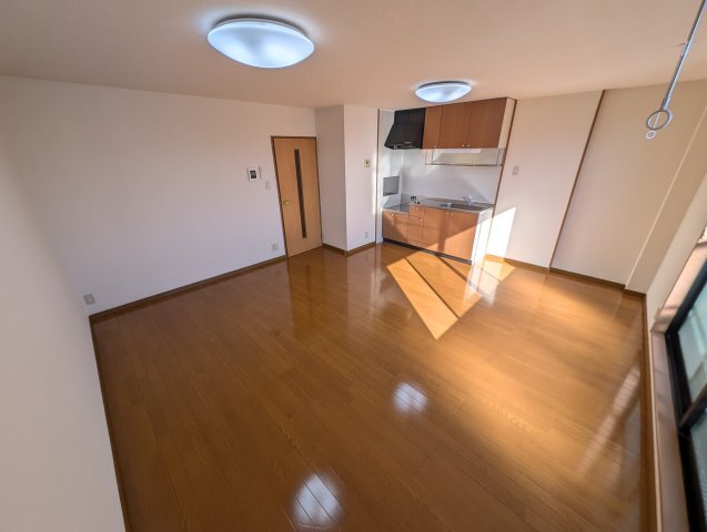 拡大写真:サンパーティークブラン 1階103の居間