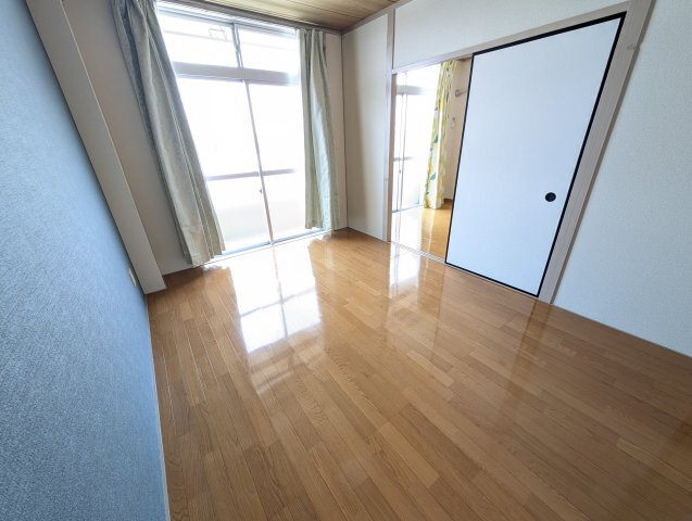 拡大写真:サンロード戸崎 3階303の居間