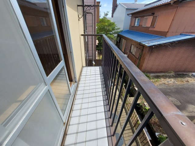 拡大写真:フォーブル柳原 2階201のバルコニー