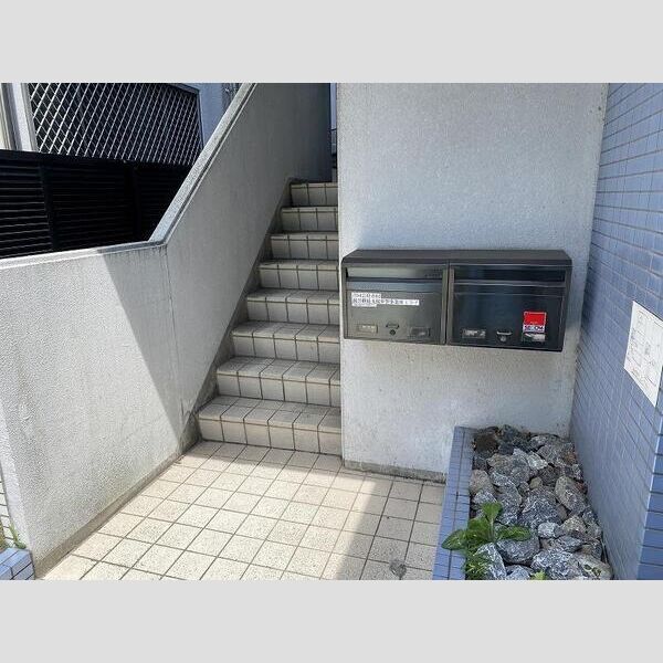 拡大写真:クレールたつた 4階406のエントランス