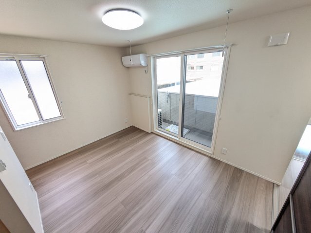 拡大写真:Tiger Lily 1階207の居間