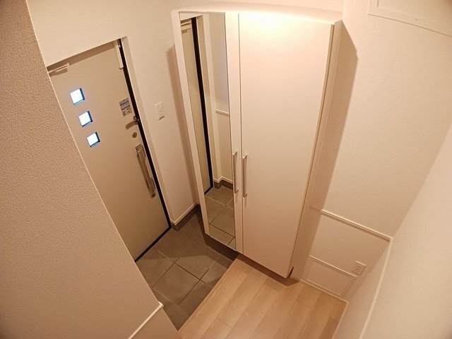 拡大写真:ラ ブリエ 2階203の玄関