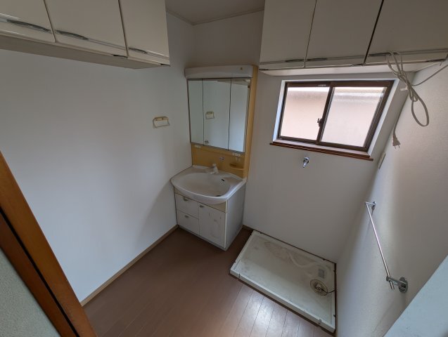 拡大写真:粟野西1-424戸建 1階1の洗面所