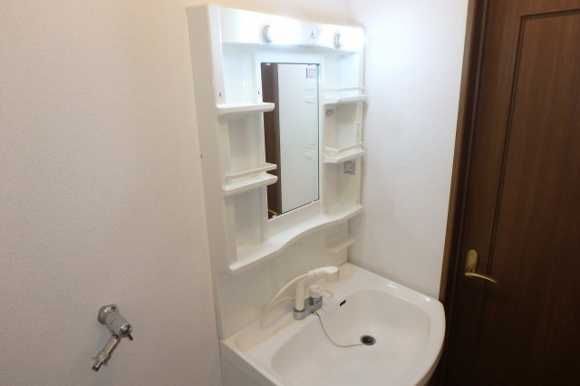 拡大写真:DUPLEX ITO C 1階103の独立洗面台
