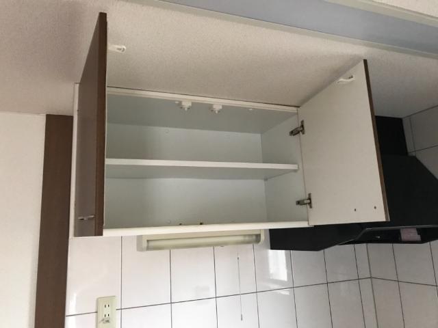 拡大写真:イーストサイド Ⅲ 1階101のキッチン吊り戸棚
