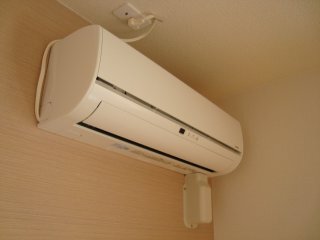 拡大写真:アメニティ・ハイツ E1 2階205のエアコン(イメージ)