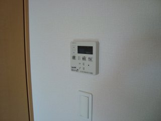 拡大写真:アメニティ・ハイツ E1 2階205の給湯器パネル(イメージ)