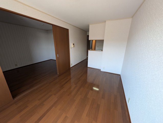 拡大写真：Socie 2階202の居間