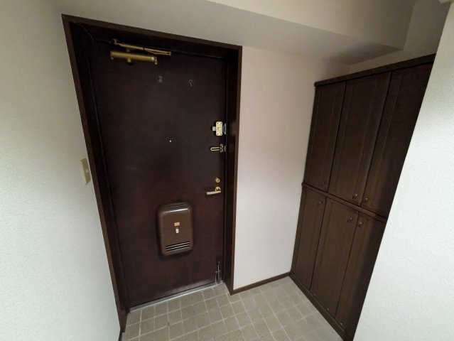 拡大写真:カーサ長良パーク 5階503の玄関