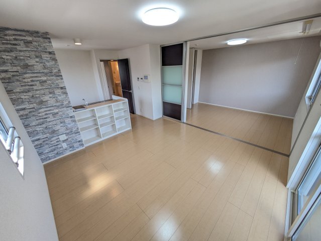 拡大写真：フォルトゥーナⅡ 2階202の居間