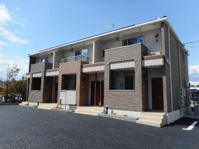 拡大写真：Ｃａｓａ　α 1階101の外観は落ち着いています