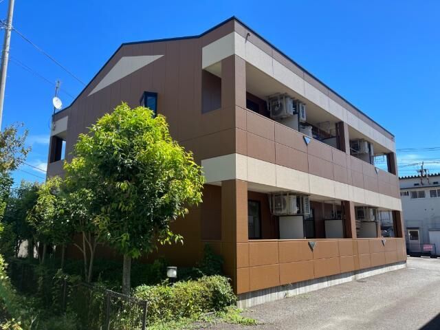拡大写真:エヴァーグリーン 1階101の外観写真(昼)