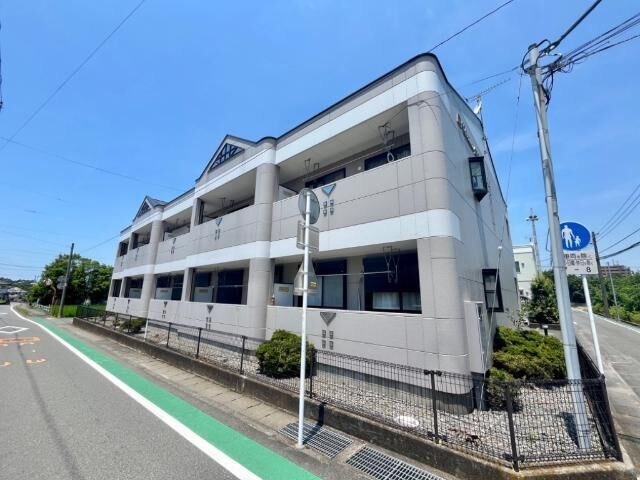 拡大写真:シャトー長沢 2階201の外観写真(昼)