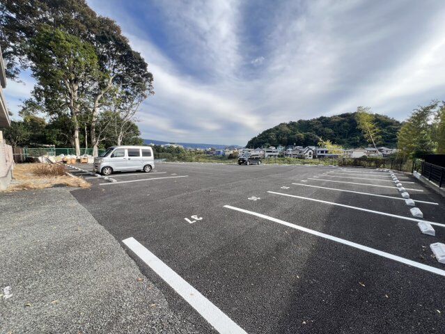 拡大写真:ソワサントUTRⅡ 2階202の第二駐車場