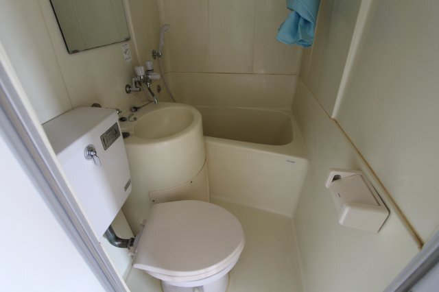 拡大写真:高野ハイツ 3階307のシンプルで使いやすいトイレです