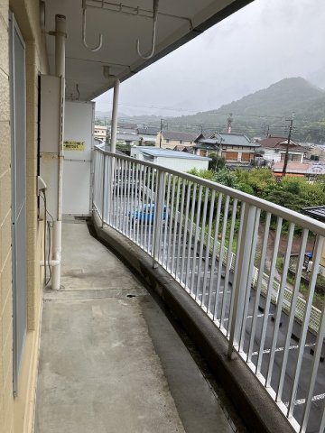 拡大写真:サンライズ江間 3階201のバルコニー