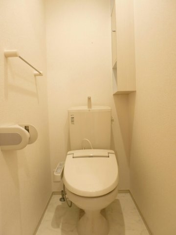 拡大写真:ブルーノートB 1階102のトイレもきれいです