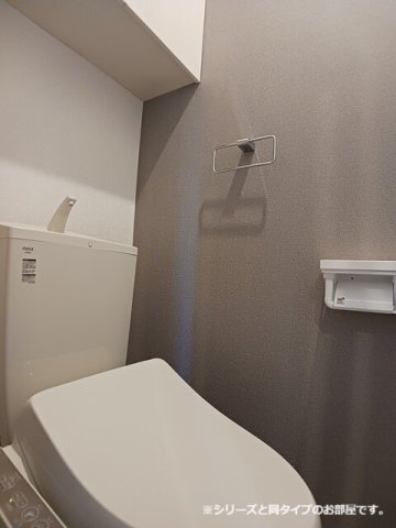 拡大写真:シャンペトル・S 2階203のトイレもきれいです