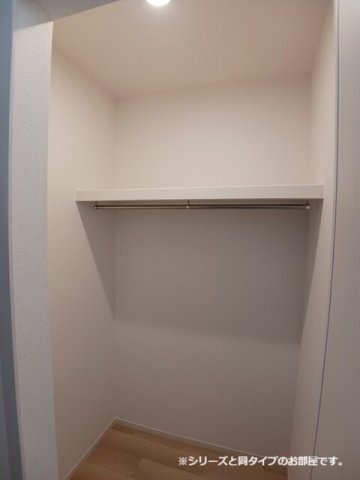 拡大写真:シャンペトル・S 1階103のこまごまとしたものを収納できそうですね