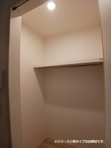 拡大写真:シャンペトル・S 1階101のこまごまとしたものを収納できそうですね