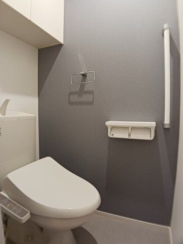 拡大写真:カルムコリーヌ 1階103のトイレです