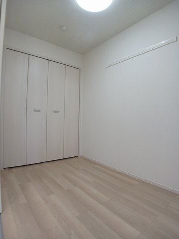 拡大写真:トイロアラヤ 1階102の明るい室内です