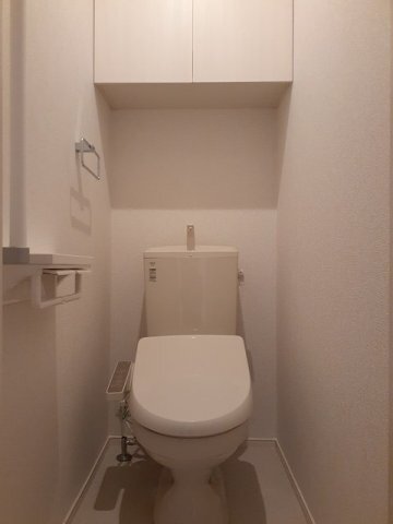 拡大写真:コスモパーク 1階102のトイレです