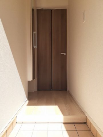 拡大写真:コスモパーク 1階102の毎日通る玄関はこちらです