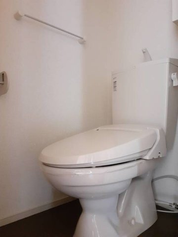 拡大写真:リーサ・コリーナⅠ 2階201のトイレです