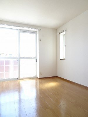 拡大写真:クレストールSATOU 2階201の中はこのようになっています