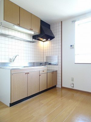 拡大写真:クレストールSATOU 2階201のキッチンです